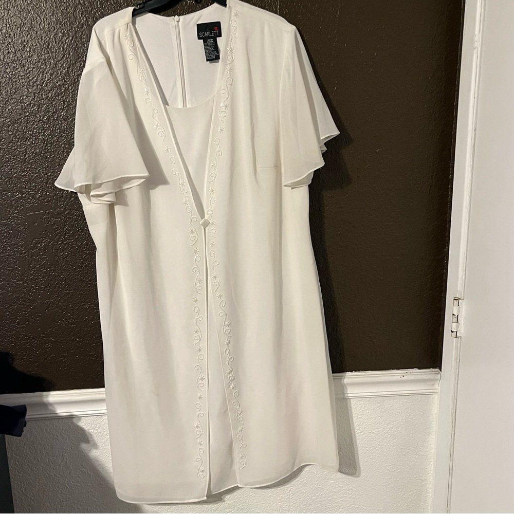 White Short Sleeve Knee Length Dress with Sheer and Beaded Detail, Size 22W